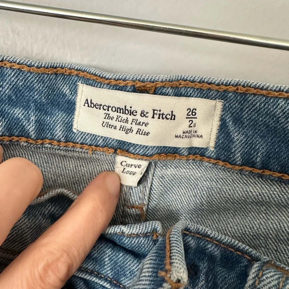 Abercrombie curve love kick flare jean. NWOT - Picture 3 of 3